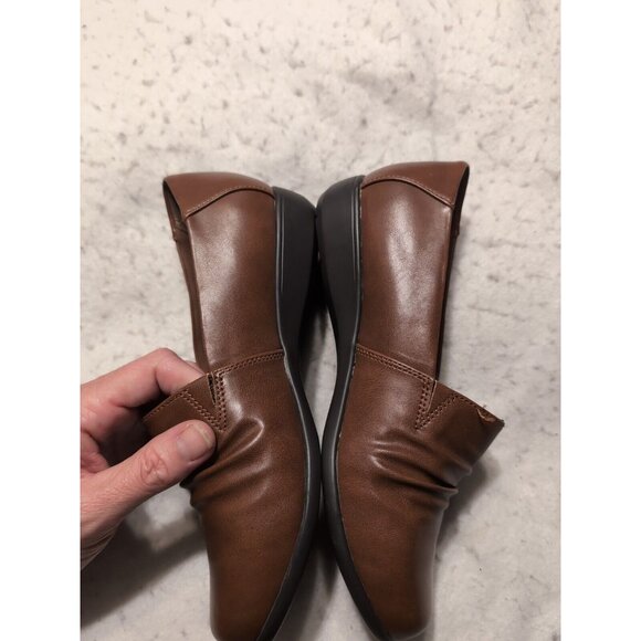 Baretraps Greta Women's Size 7 Wide Shoes Brown Vegan Comfort Casual Loafers - Picture 4 of 10